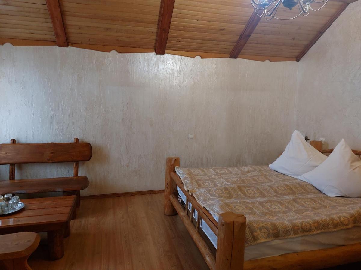 Pyate Koleso Hotel Lazeshchyna Luaran gambar
