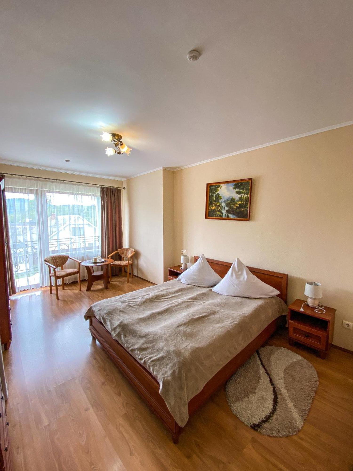 Pyate Koleso Hotel Lazeshchyna Luaran gambar