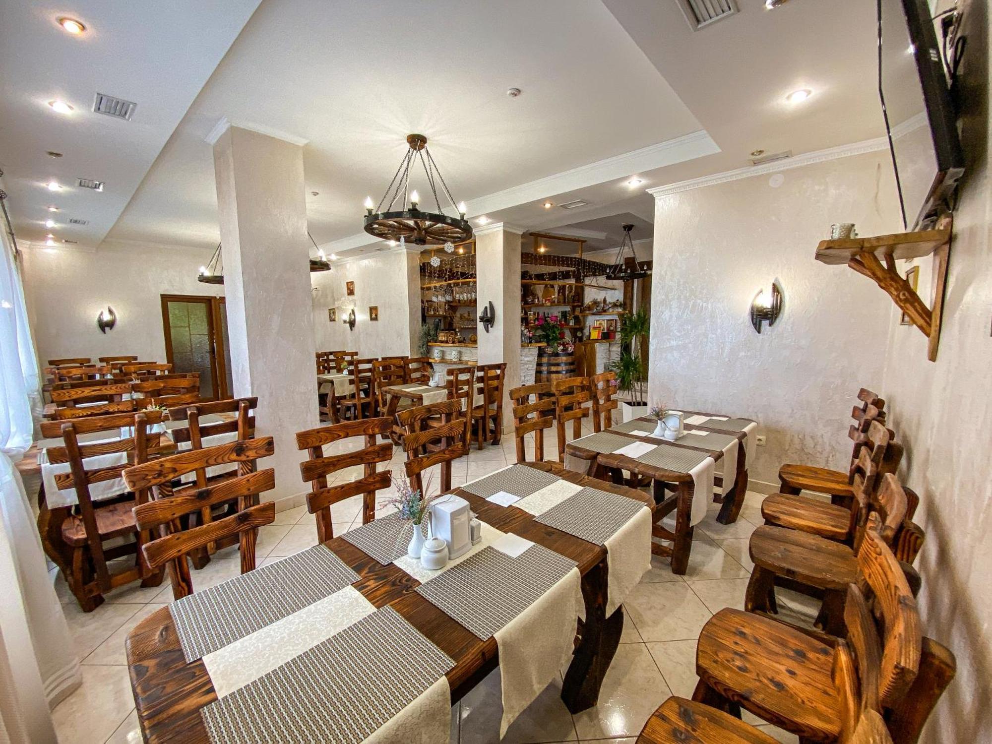 Pyate Koleso Hotel Lazeshchyna Luaran gambar