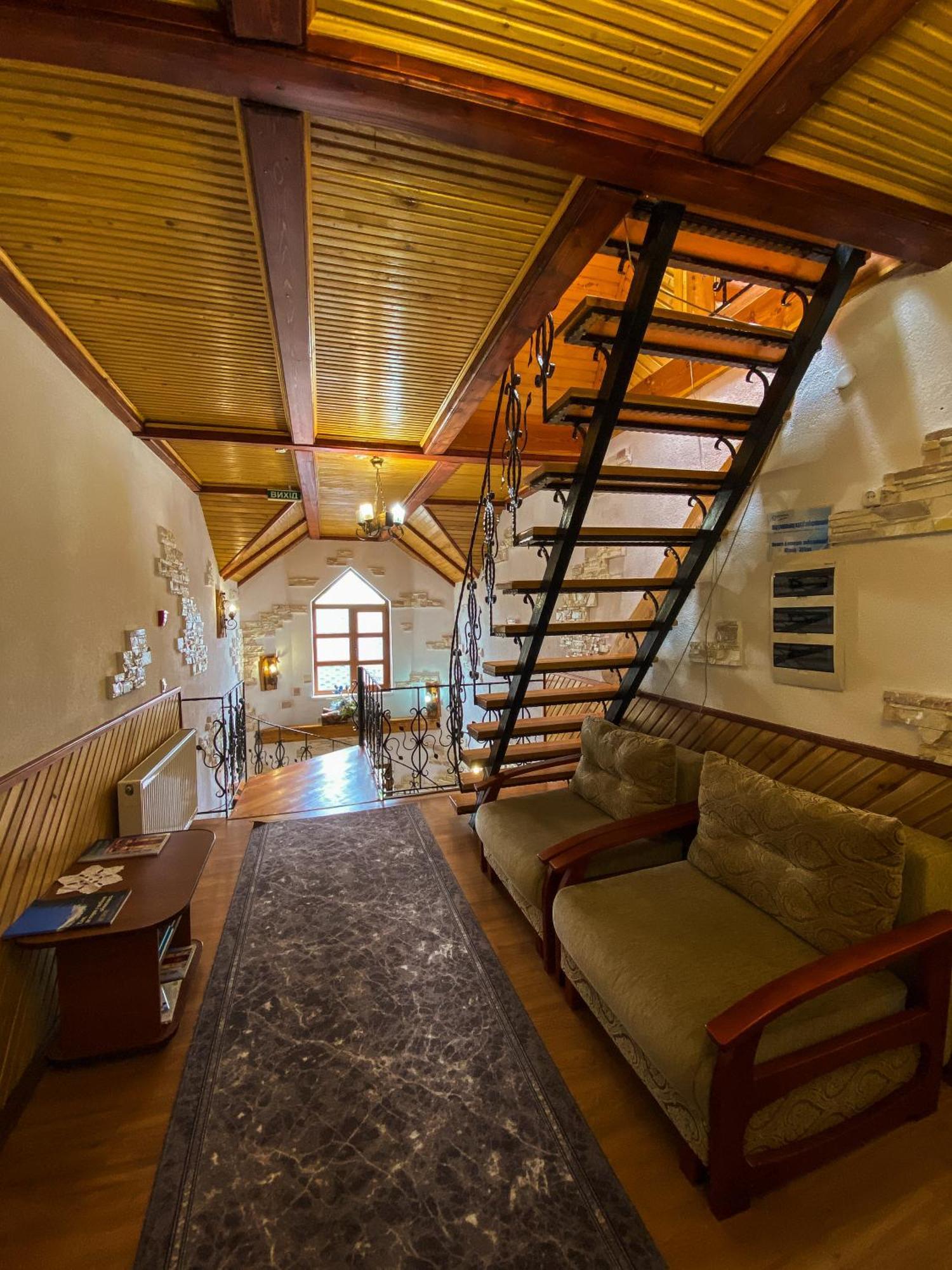 Pyate Koleso Hotel Lazeshchyna Luaran gambar